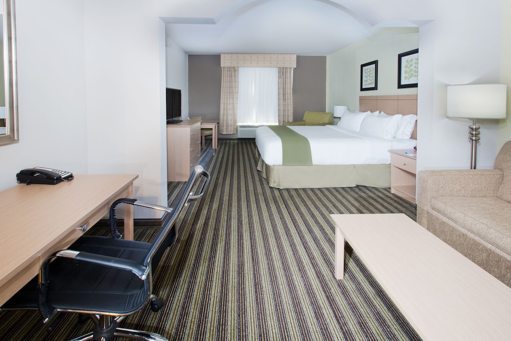 Holiday Inn Express Hotel And Suites Alvarado 18/50