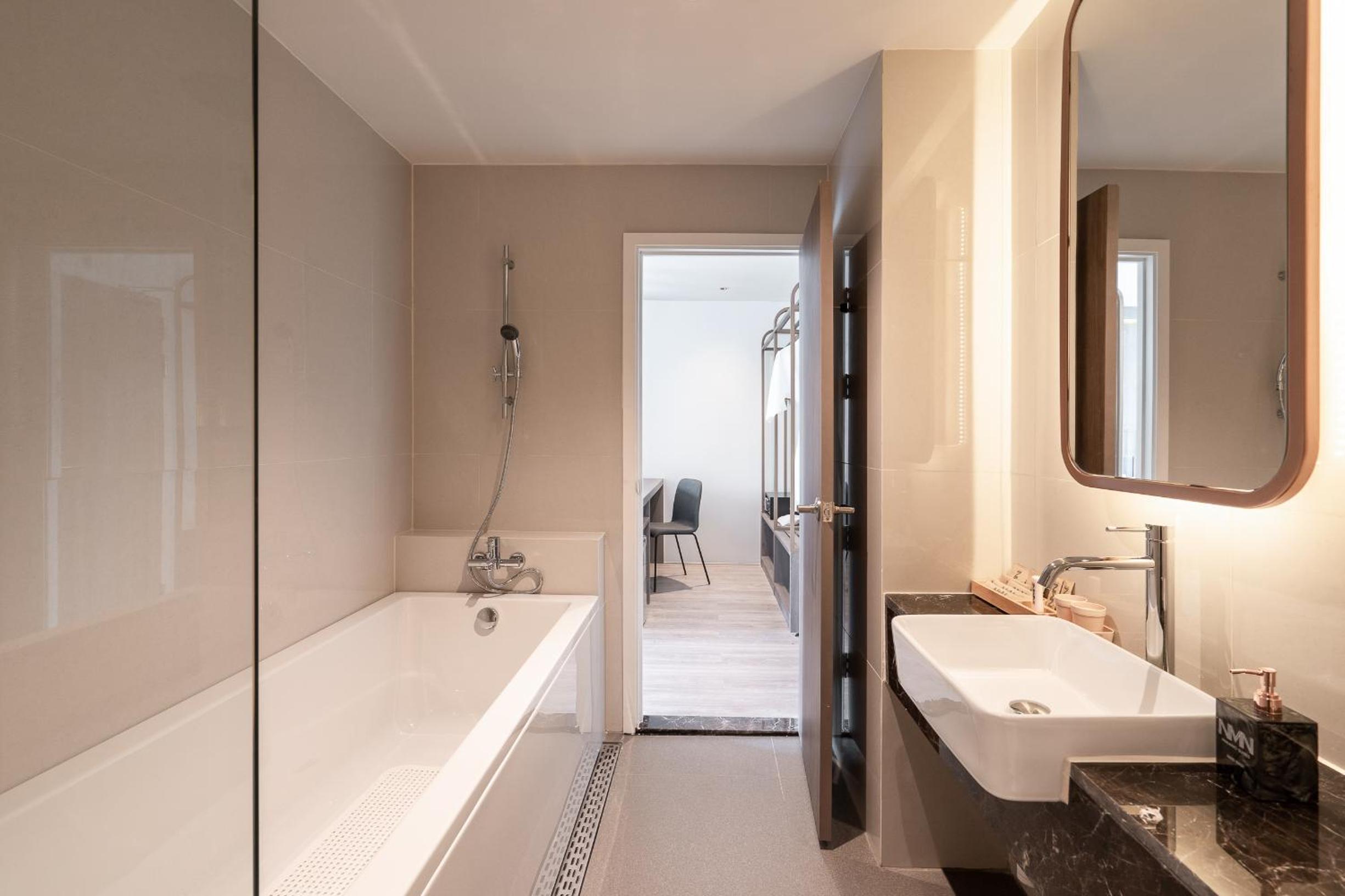 Nimano Suites 40/44