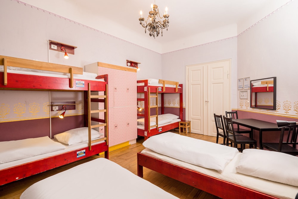 MIXED DORM, CLASSIC, SHARED BATHROOM
