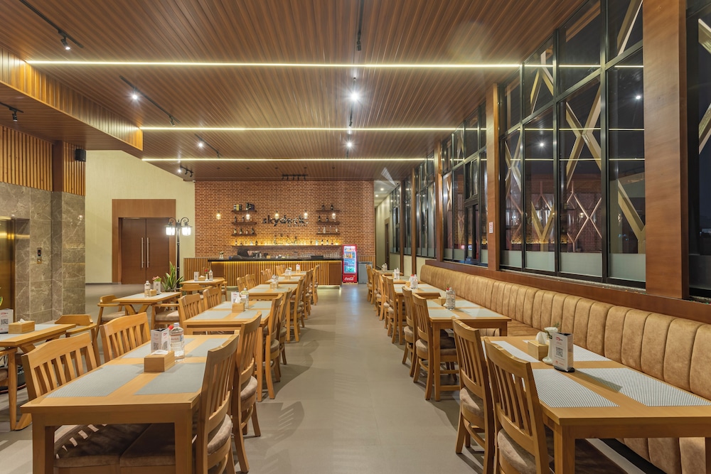 Hotel Crystal Pashupati 58/67