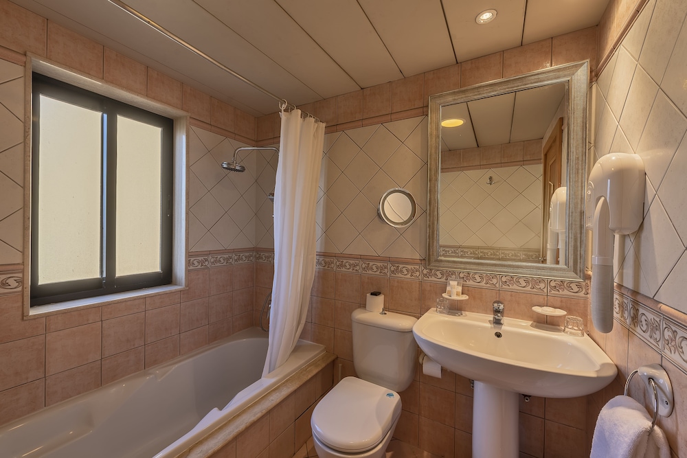 Grand Hotel Gozo 34/38