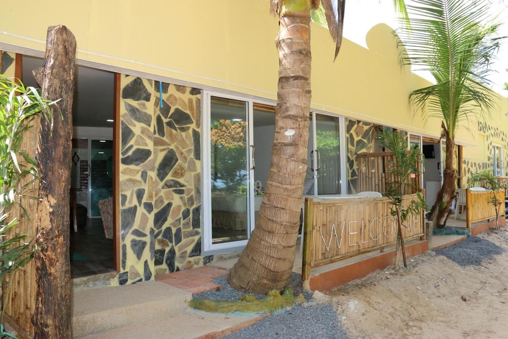Ruan Mai Naiyang Beach Resort 4/76
