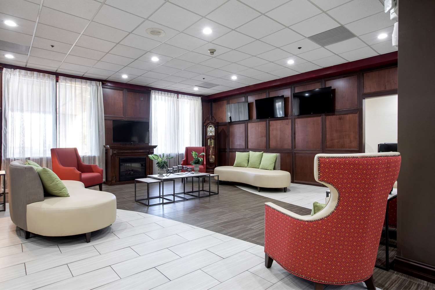 Clarion Hotel Detroit Metro Airport 39/49