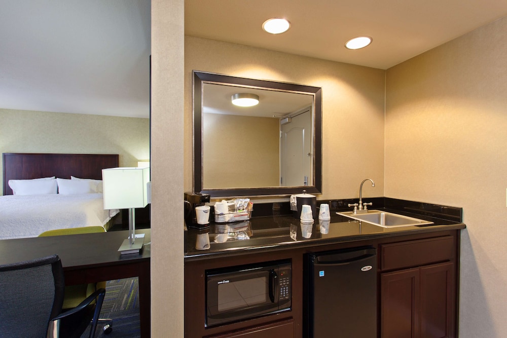 Hampton Inn Suites Merced 20/28