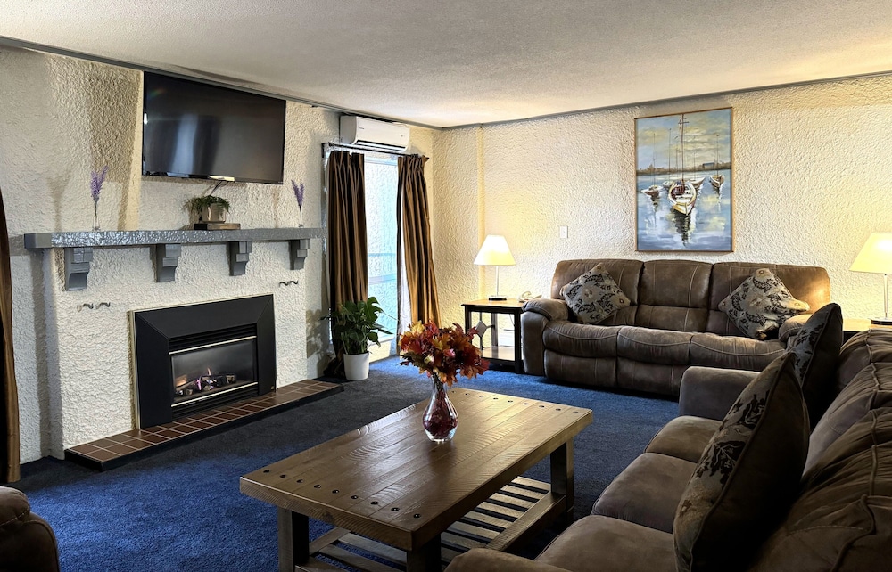 Divya Sutra Plaza & Conference Centre Vernon, BC 54/74