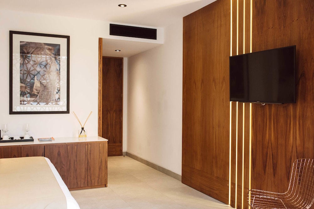 IT Boutique Hotel and Restaurant 36/73