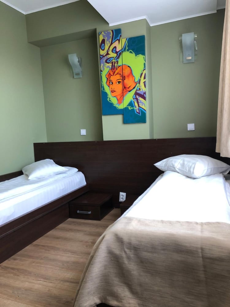 Hotel Graffiti 20/55