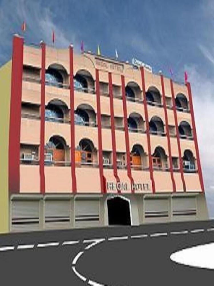Regal Hotel 2/55