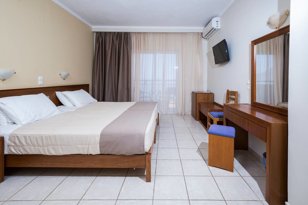 Sunny Bay Hotel 11/67