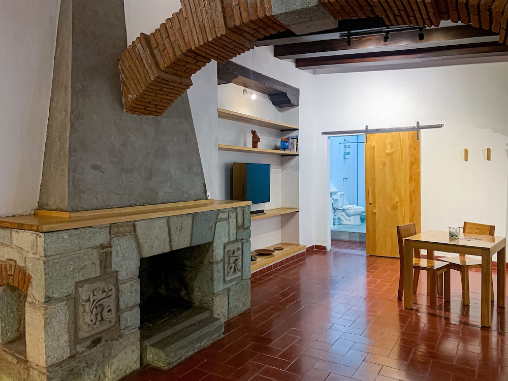 Agrado Guest House 40/56