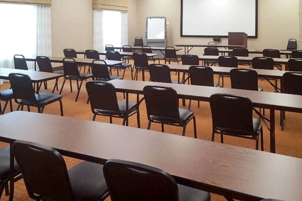 Sleep Inn & Suites Belmont / St. Clairsville 38/45