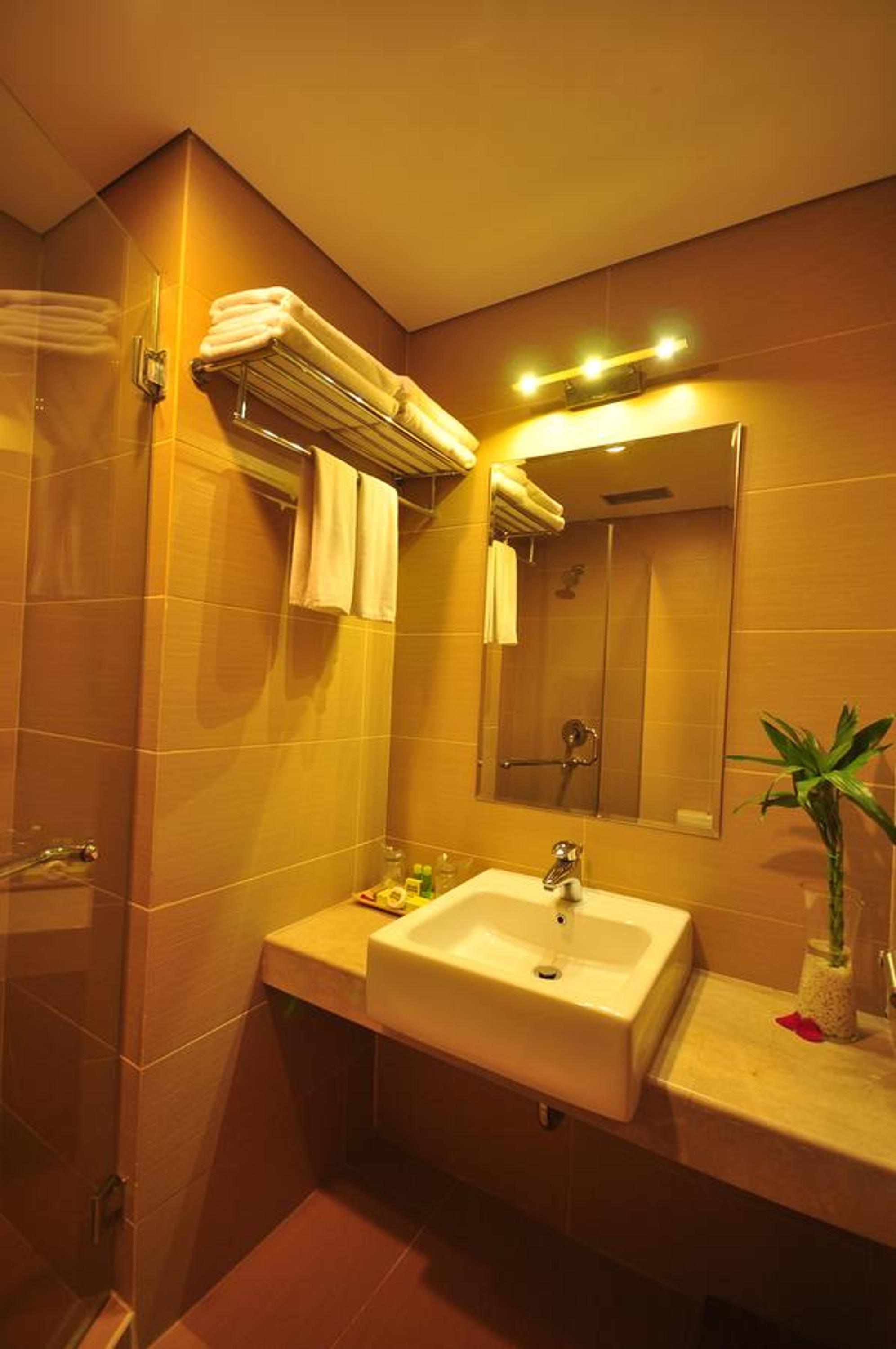 Standard, Double Bed, De Batara Hotel 5/9