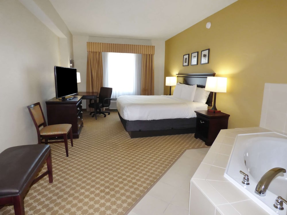 Country Inn & Suites by Radisson, Port Orange-Daytona, FL 9/40