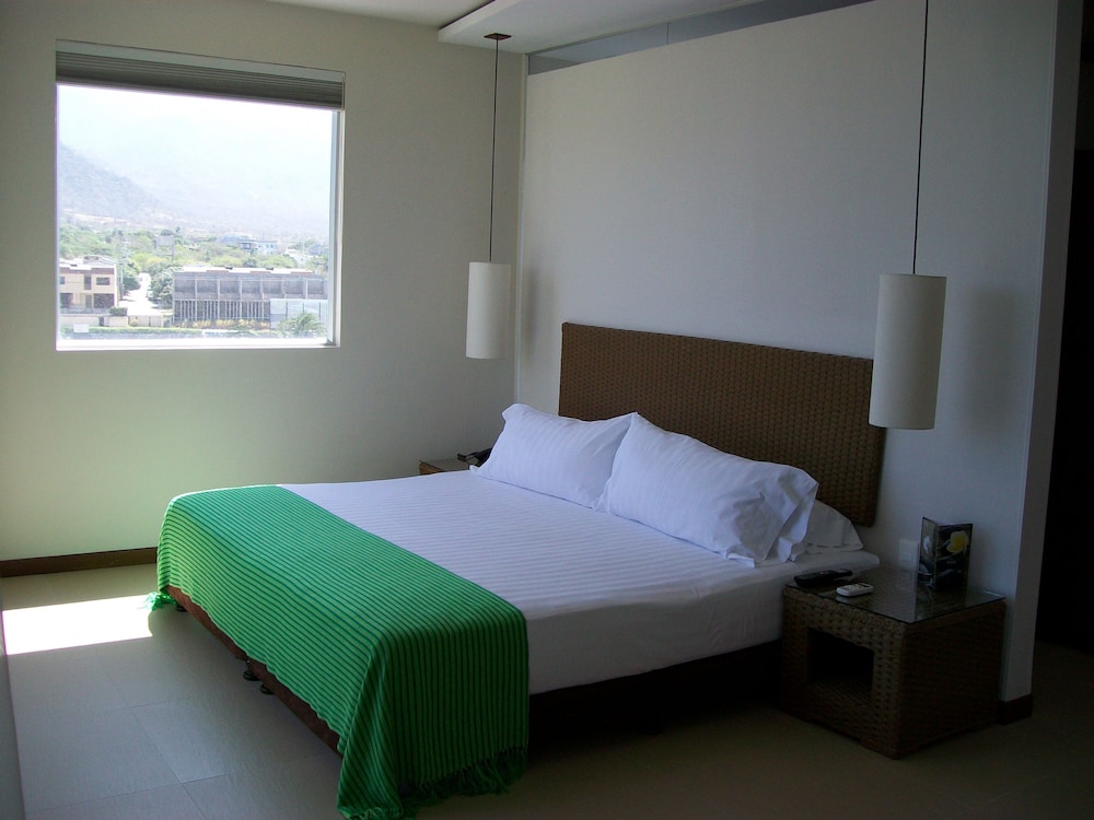 Santorini Hotel And Resort 31/87