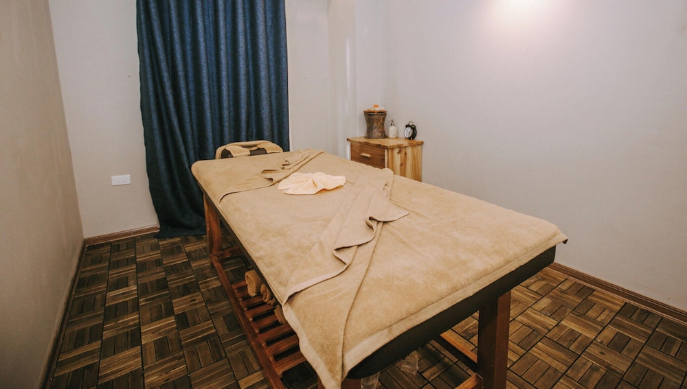 Sapa Charm Hotel 95/99