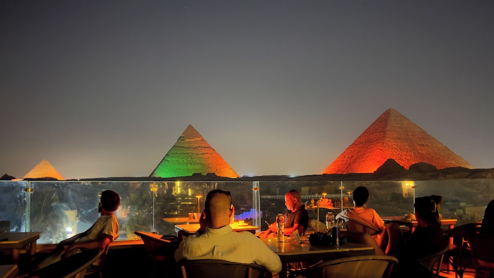 Giza Pyramids View Inn 2/50