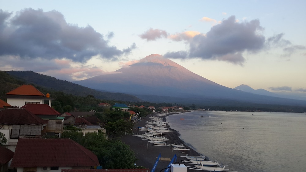Amed Beach Villa 38/49