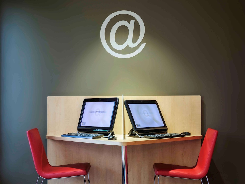 IBIS BARCELONA CORNELLA 20/36