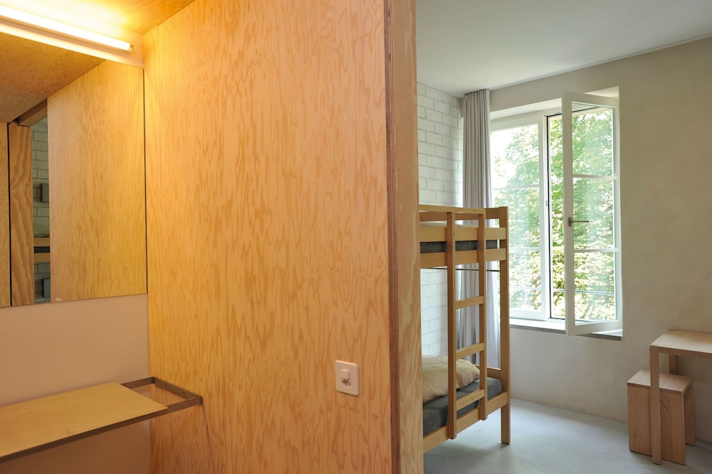 Youth Hostel Basel 38/53