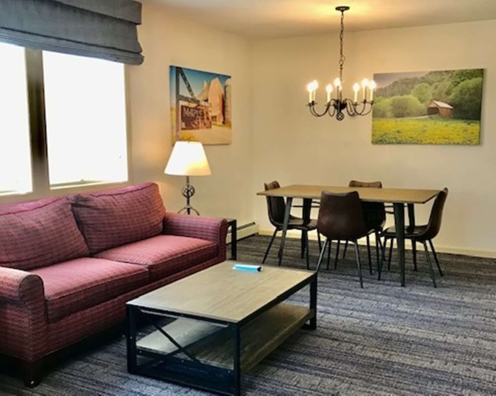 Best Western Inn & Suites Rutland-Killington 33/48