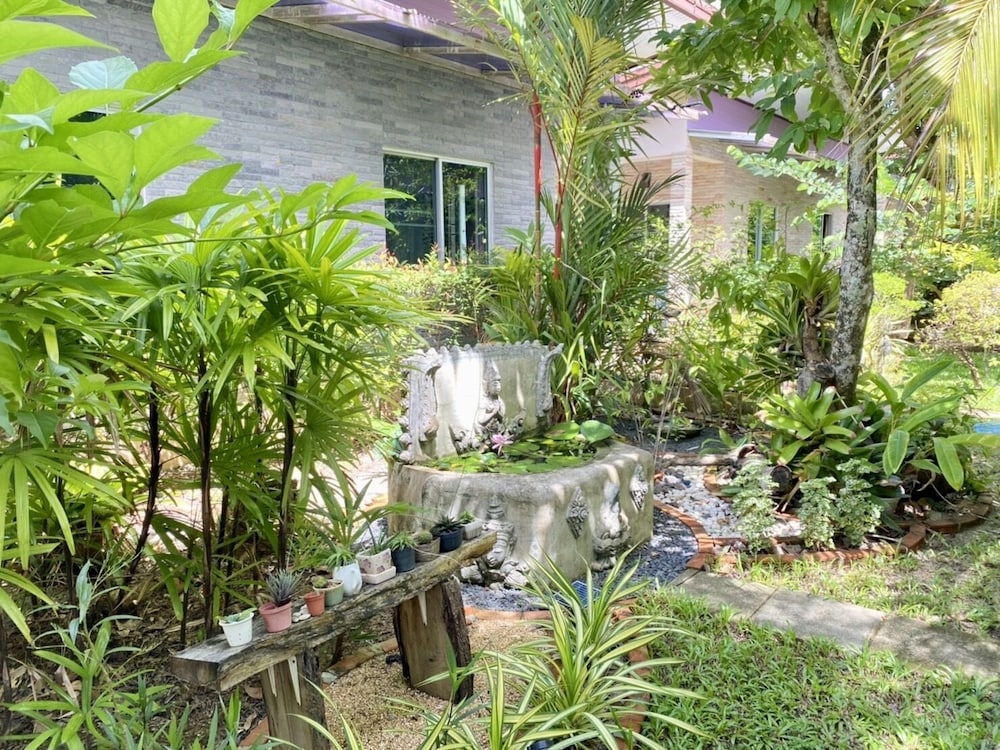 Canal Resort 62/69