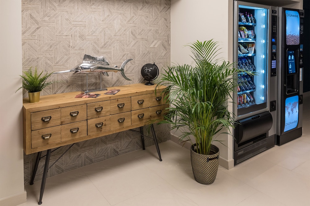 Lobby at Bilbao City Center By Abba Apartments, BILBAO
