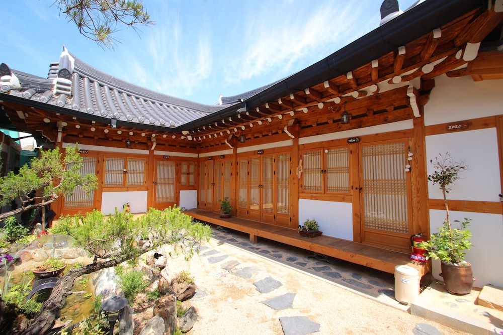 Happiness Full Hanok Guesthouse Jeonju 1/53