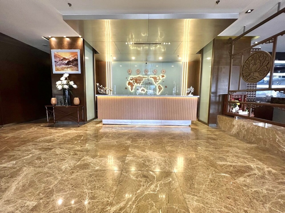 Aurora Hotel Plaza 11/71