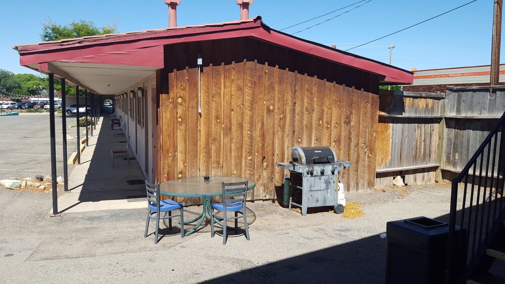 Knights Inn Cortez Co 37/51