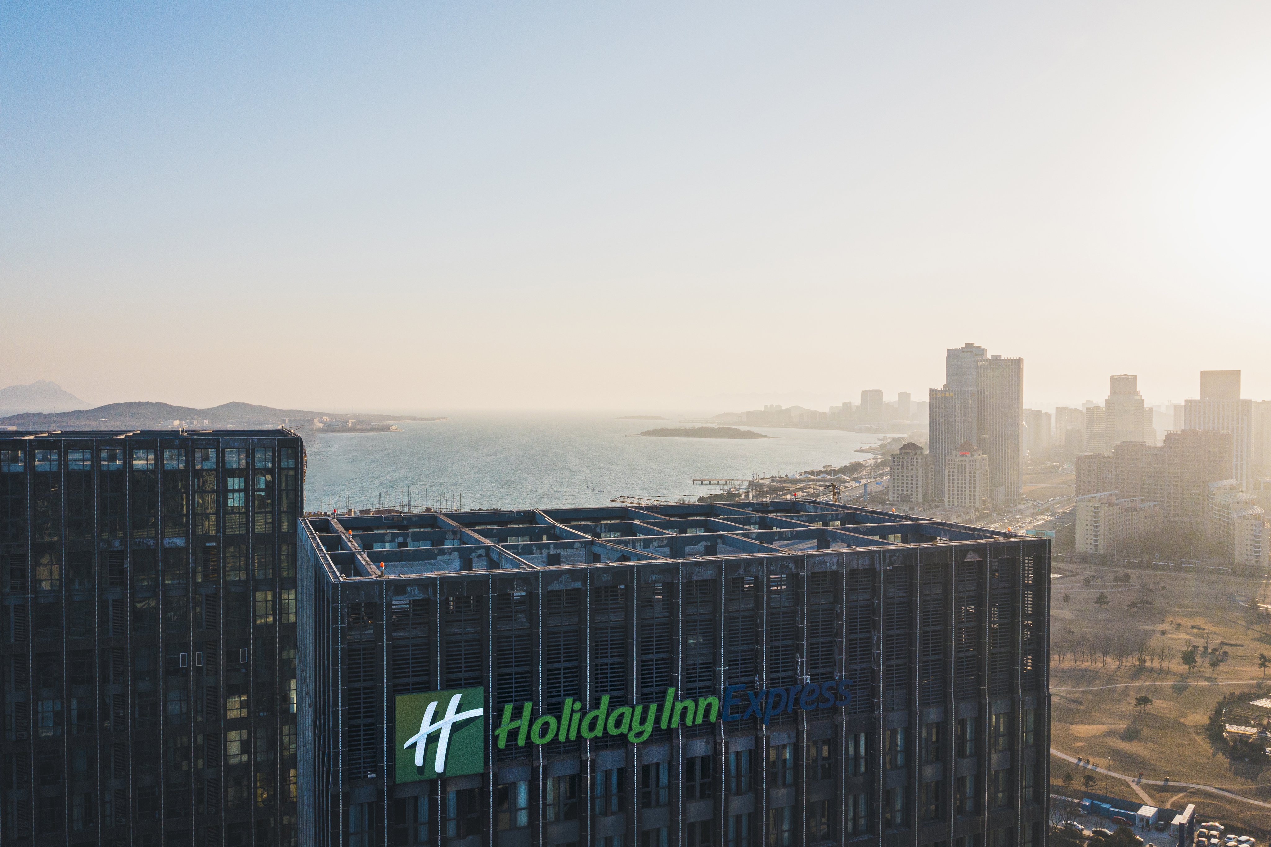 HOLIDAY INN EXPRESS QINGDAO WEST COAST 44/45