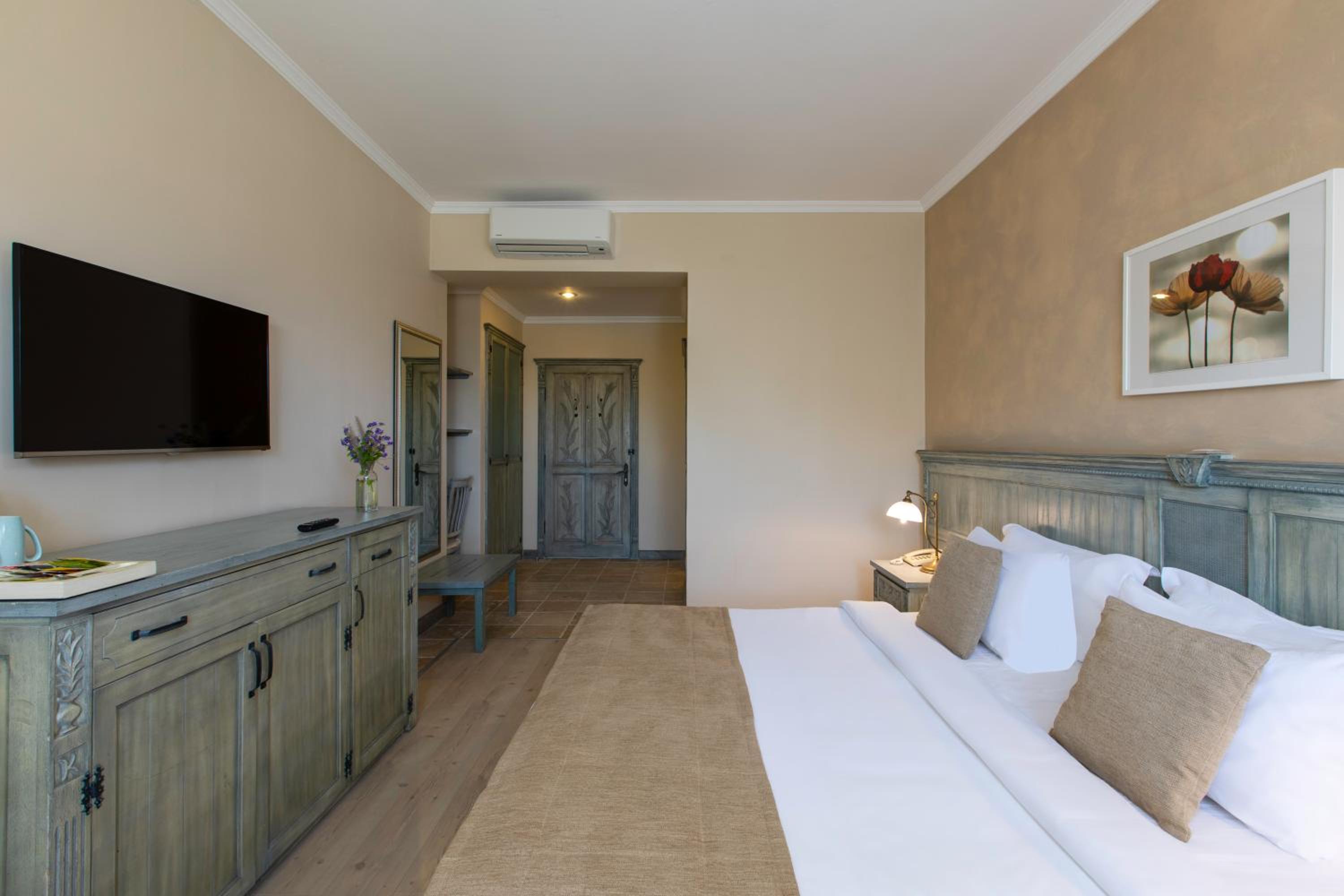 غرفة ديلوكس بسرير مزدوج أو سريرين منفصلين بإطلالة على الحديقة، Alacati Beach Resort 2/5