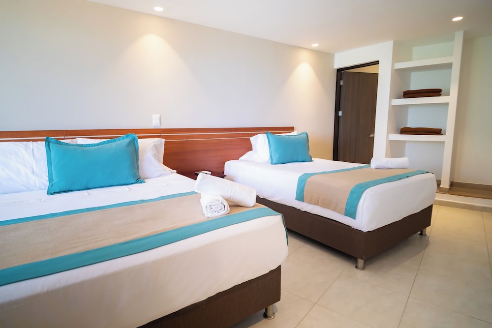 غرفة عائلية ثلاثية بسرير مزدوج وسرير فردي، Hotel Portobelo Boulevard 6/10