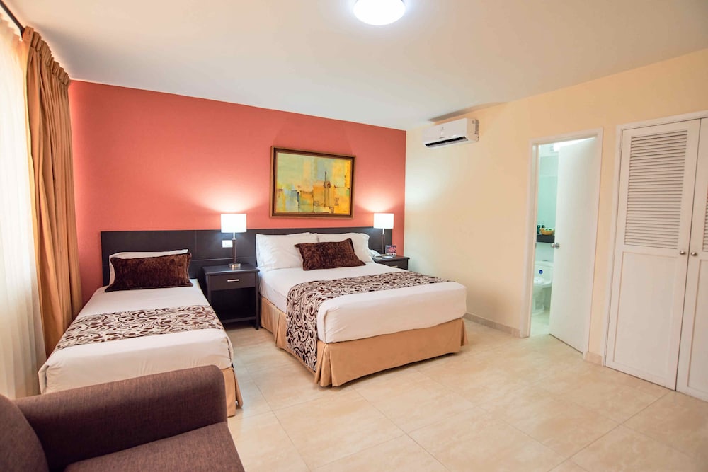 Hotel Arizona Suites 8/47
