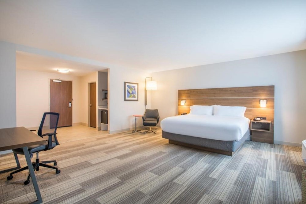 Holiday Inn Express Suites Owings Mills Baltimore Area 20/53