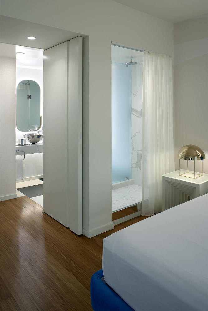 The Valorian Los Angeles, Curio Collection by Hilton 36/87