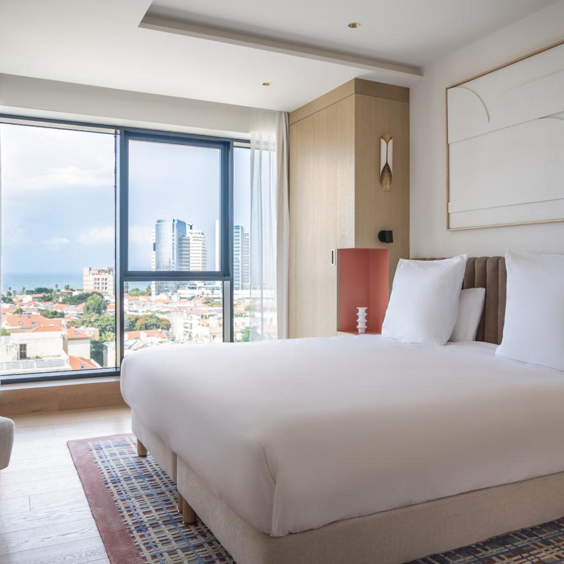 EXECUTIVE, SEA VIEW
