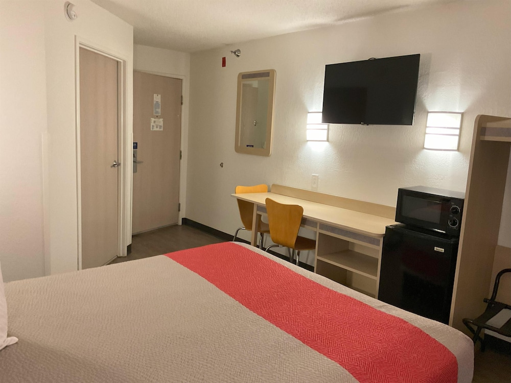 Motel6 Pearl, MS - Jackson Airport 15/30