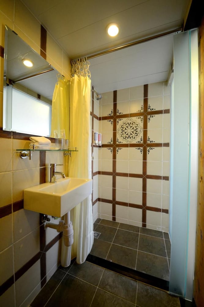 B&B Cheung Chau 78/81