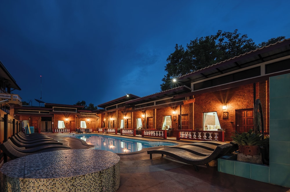 Pongphen Guesthouse 67/72