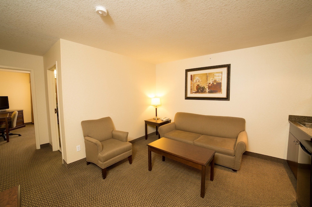 Holiday Inn Express Suites Slave Lake 44/69