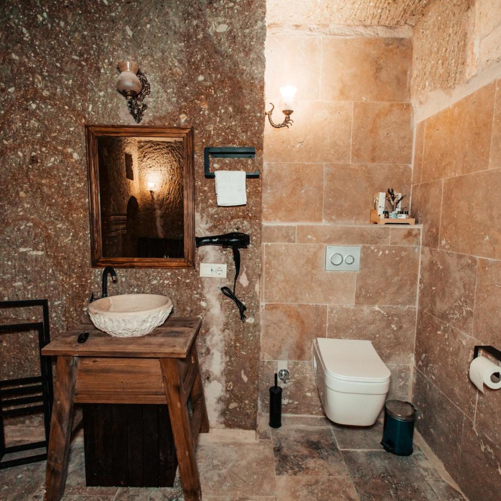 Vanessa Cave House 45/49