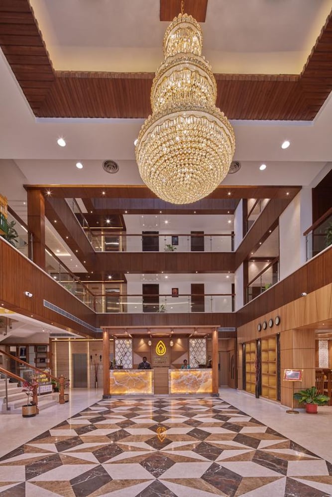 Shivas Galaxy Hotel 5/41