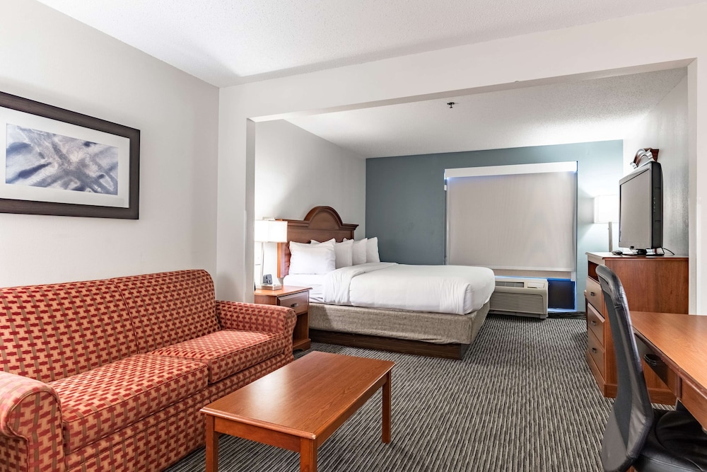 Wingate by Wyndham Vienna Parkersburg 17/48