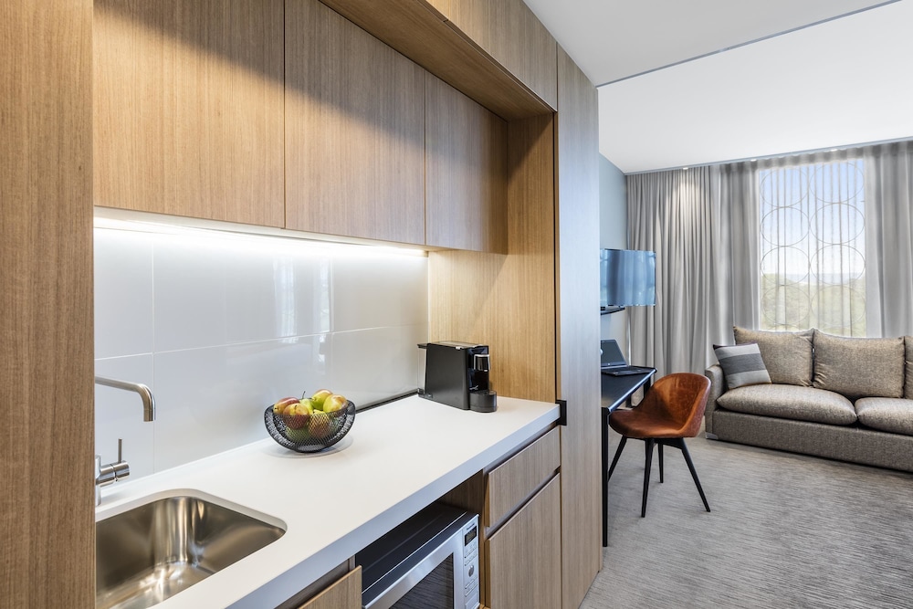Vibe Hotel Canberra Airport 39/63