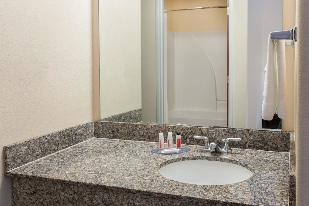 Days Inn And Suites Eunice 24/47