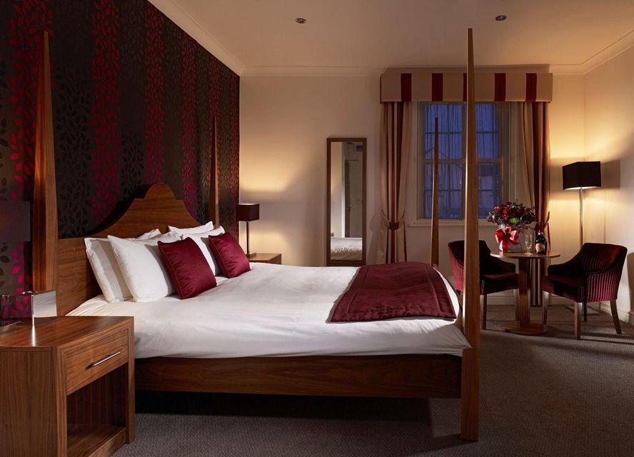 Four Poster