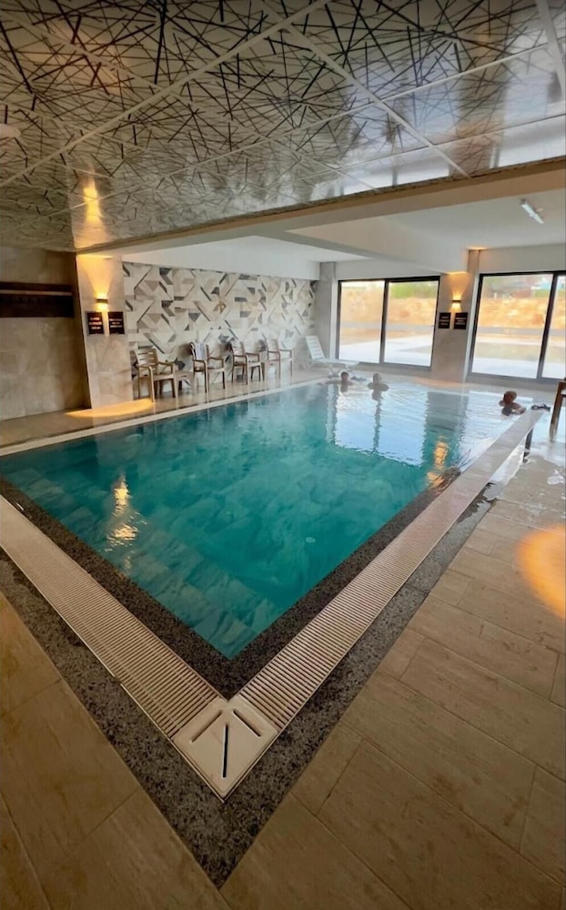 Çelik Thermal & Spa 37/48