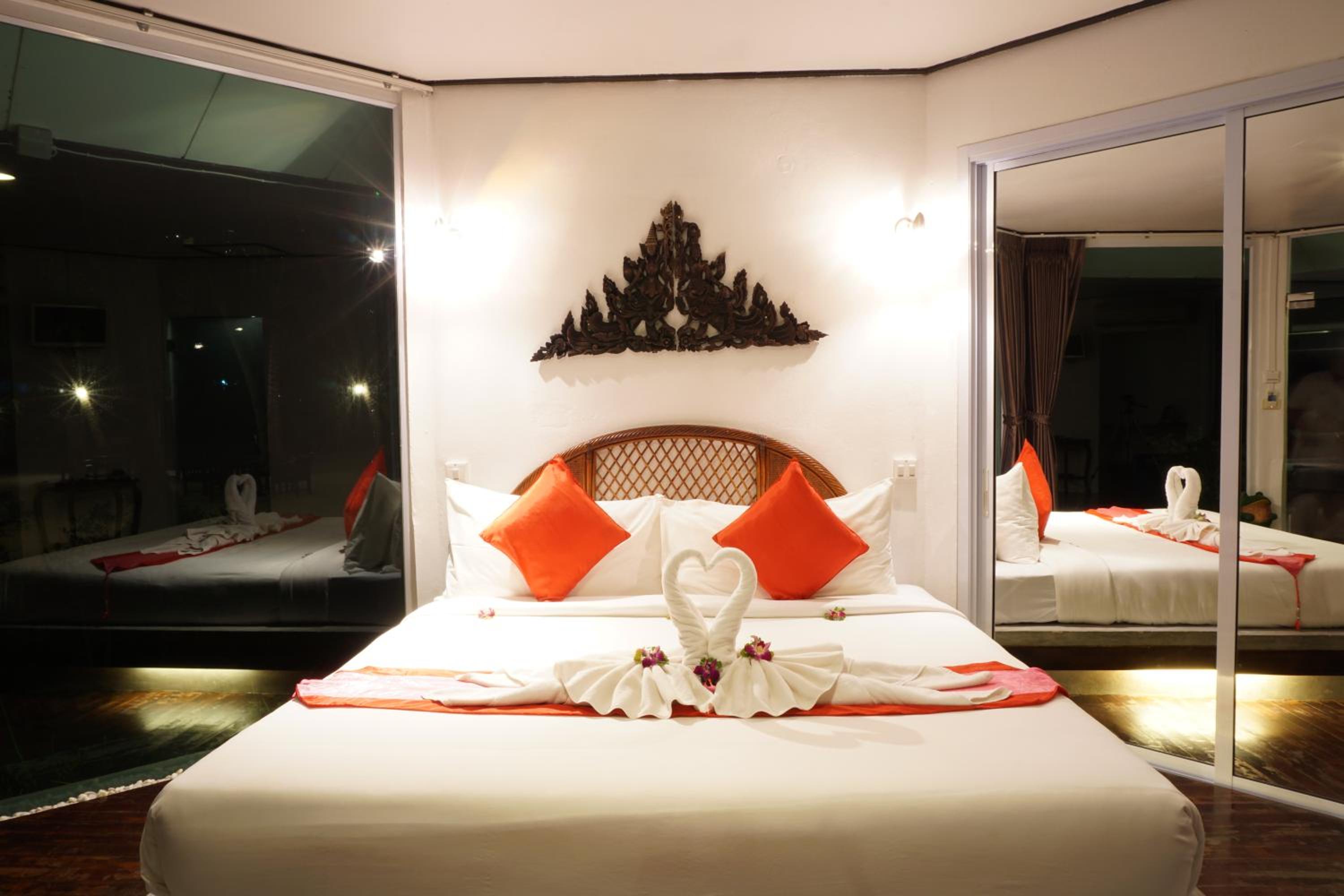 Villa, Beach Front، Am Samui Resort 2/10