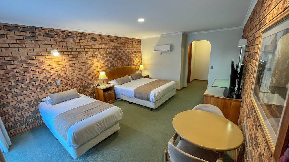 VICTORIANA MOTOR INN 16/42