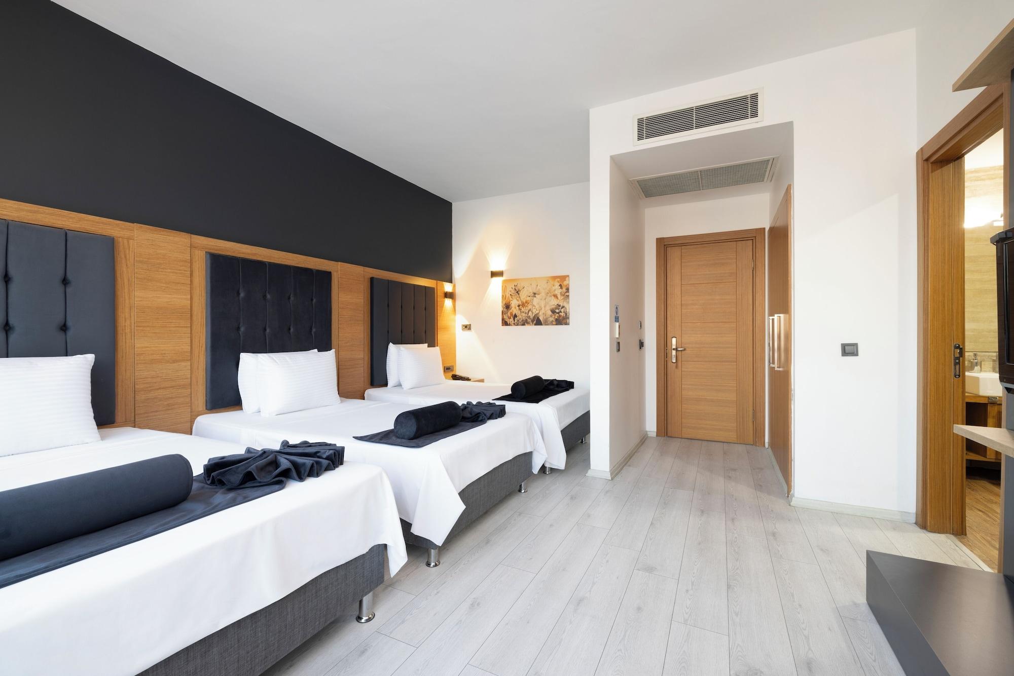 Family, Triple, Multiple Beds, City View
